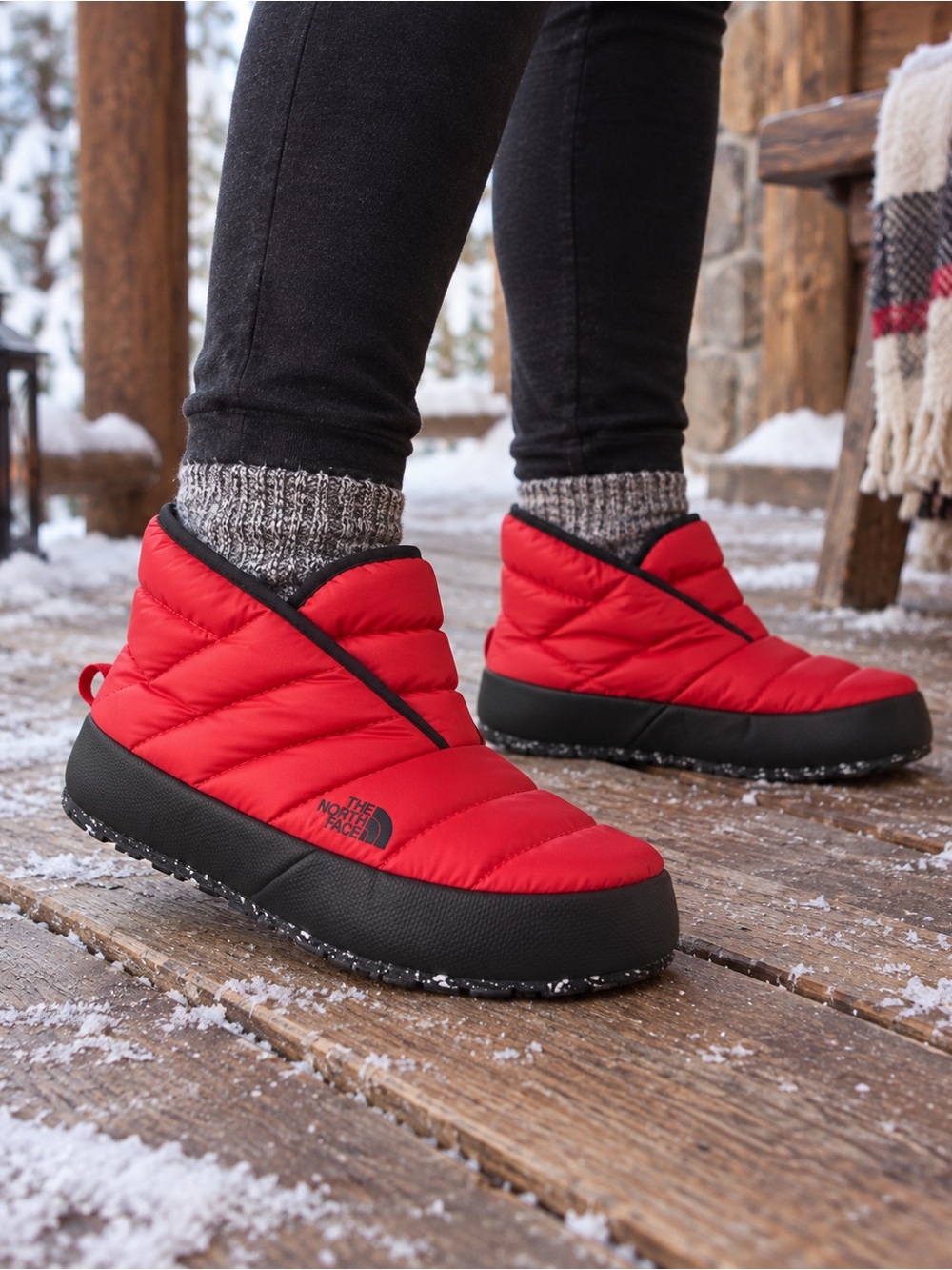 The North Face ThermoBall Traction Booties Red/Black Unisex Mens 8 ~Women’s 9.5